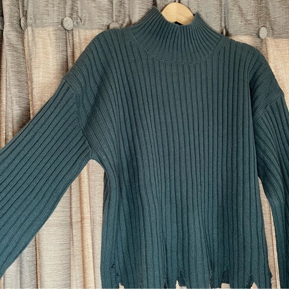 Moon River Blue Distressed Ribbed Turtleneck Sweater Size Medium Wool Blend - Picture 5 of 15